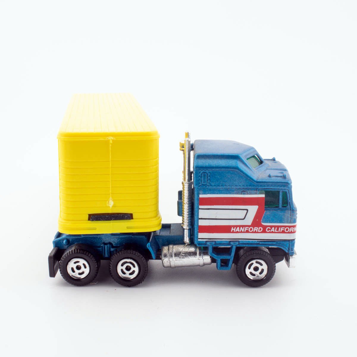 Guisval 1985 Kenworth K100 No.665 ANIMAL TRANSPORTER 1/64th Scale Diecast Model - DT Collectable Toys
