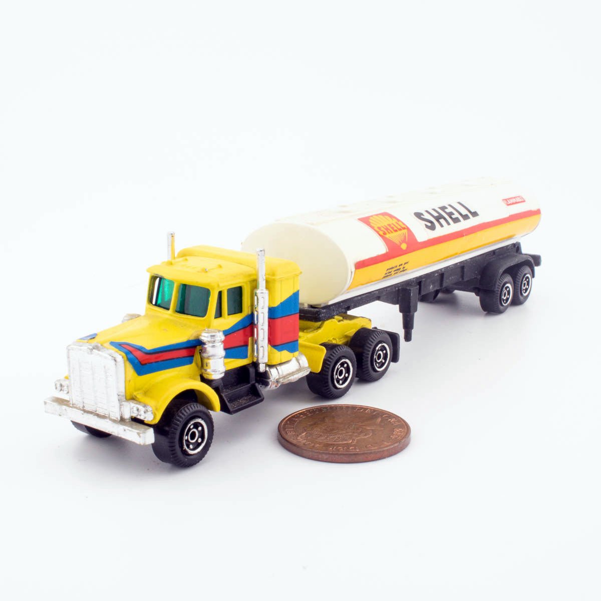 Guisval 1985 Kenworth W900 No.664 SHELL TANKER MIB 1/64th Scale Diecast Model - DT Collectable Toys