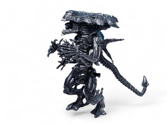 Kenner Aliens 1992 Alien Queen with Deadly Chest Hatchling Excellent Action Figure