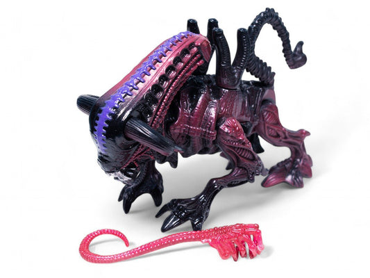 Kenner Aliens 1992 Bull Alien with Face Hugger Near Mint Complete Action Figure