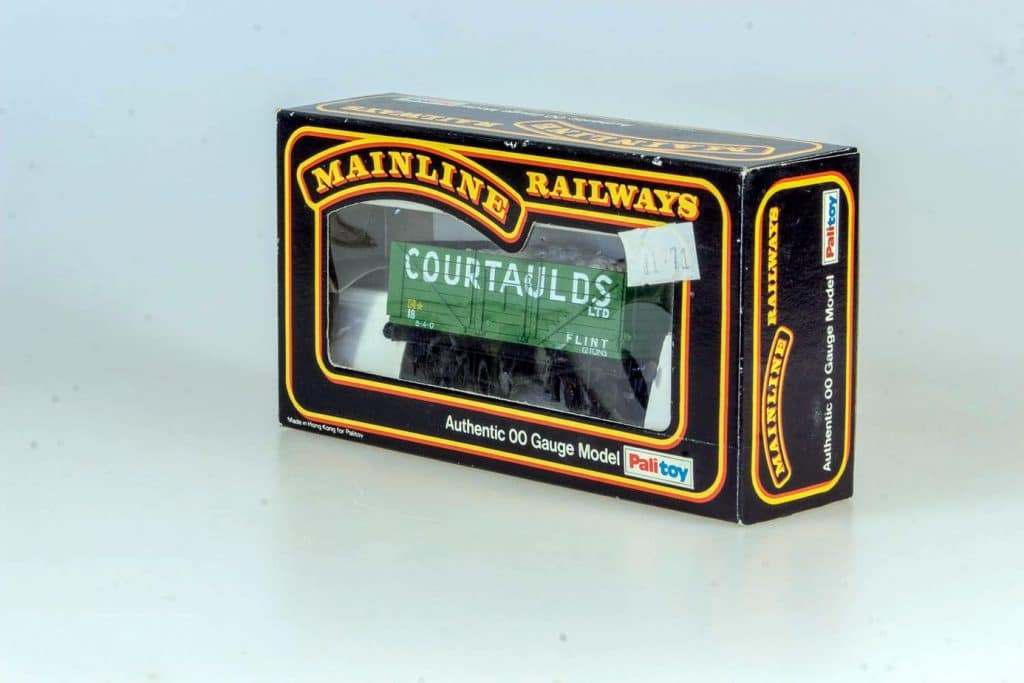 MAINLINE 37151 OO Gauge 7 Plank Open Wagon CORTAULDS Mint in Box