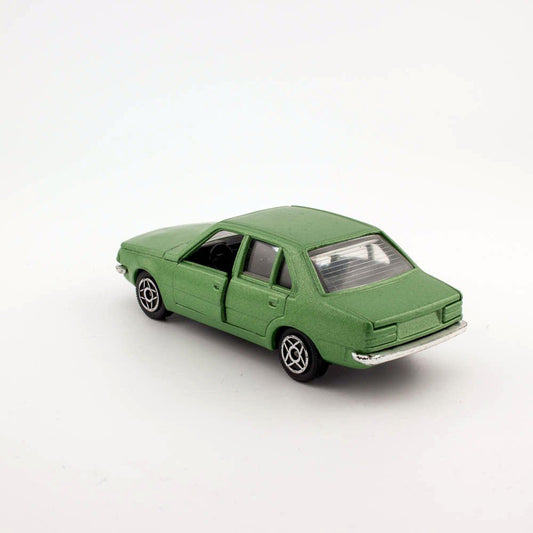 Solido 1318 1/43 Scale Renault 18, Near Mint Condition Diecast Model