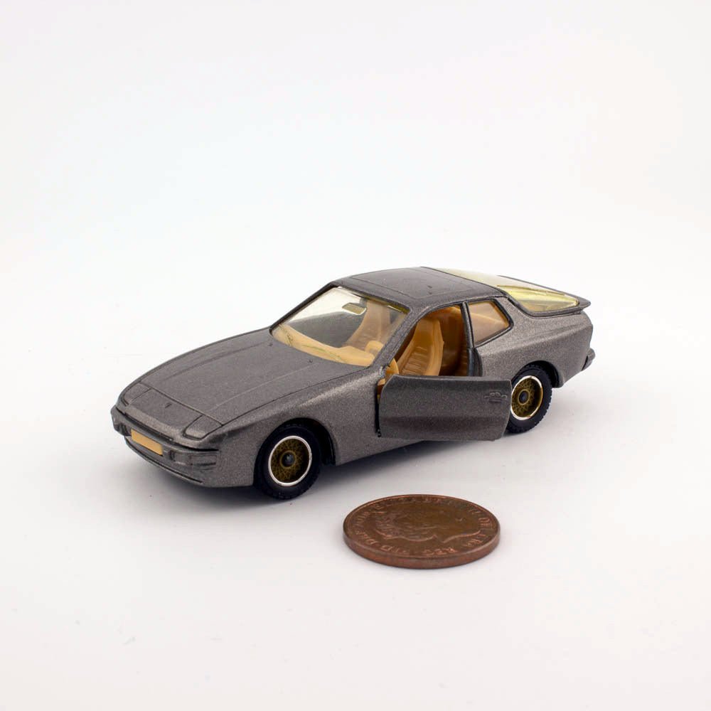 Solido 1348 1/43 Scale Porsche 944, Excellent Condition Diecast Model Picture 2