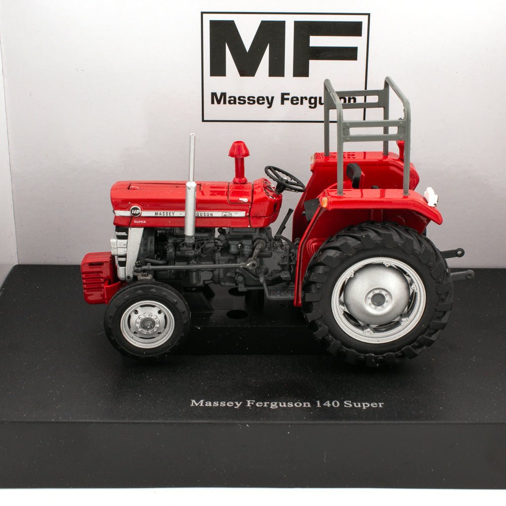 Universal Hobbies Massey ferguson 140 Super 1:32 Scale Tractor, UH5369 Mint RARE Picture 2